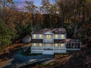 275 Grannys Bar Rd, Hague, VA 22469