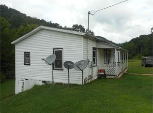 15 Upper Nicut Rd, Chloe, WV 25235