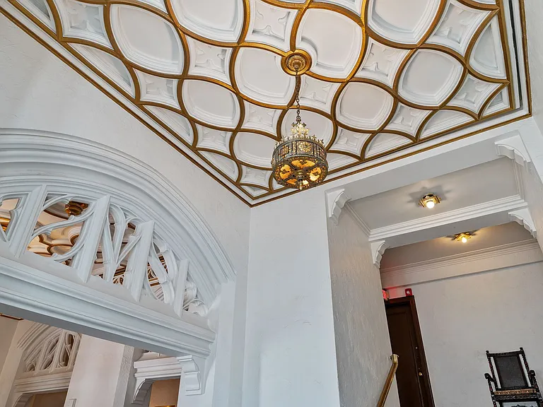 New King Edward Apartments — Photo 6