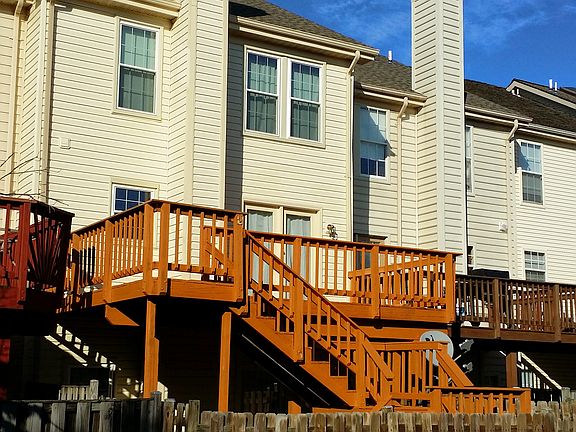 rear deck w/ stairs
