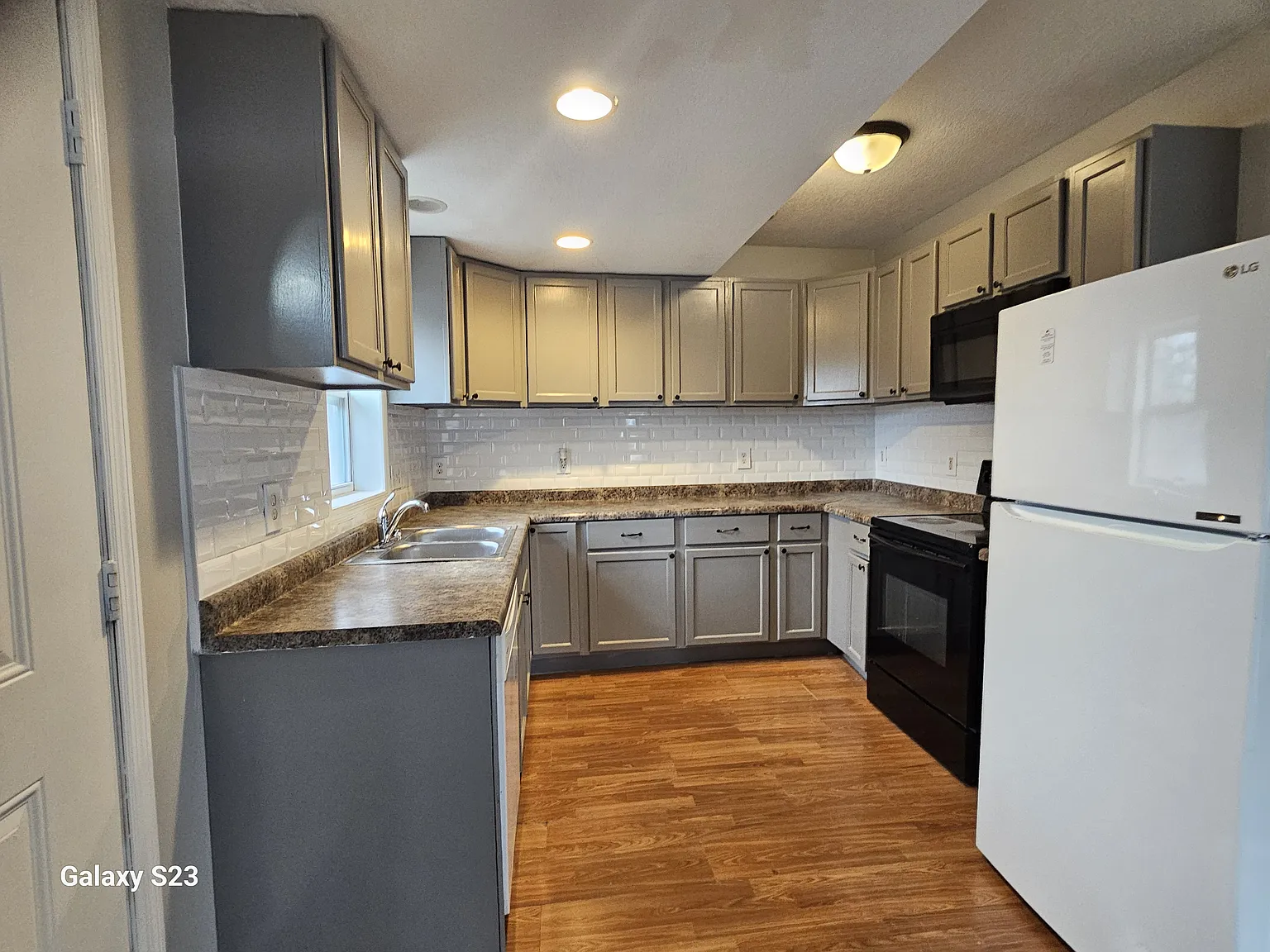5 bed, 1800 sqft, $2,500 — Photo 4
