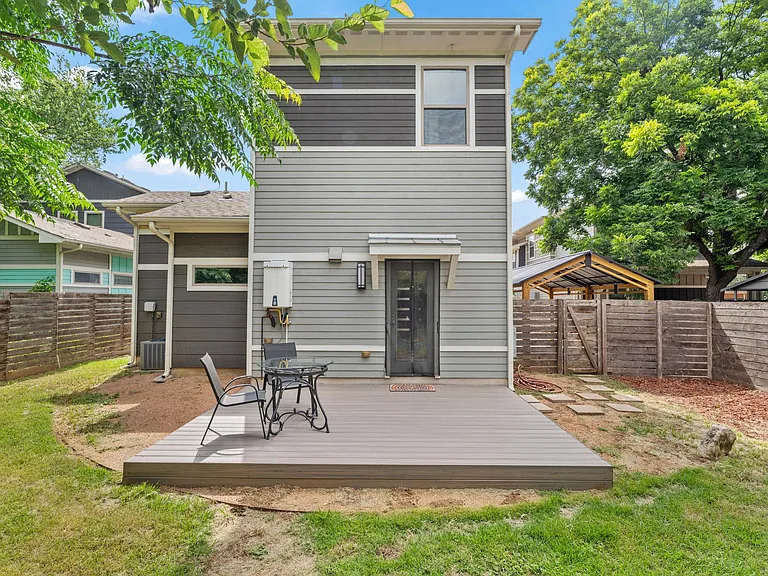 720 Pedernales St #B — Photo 25