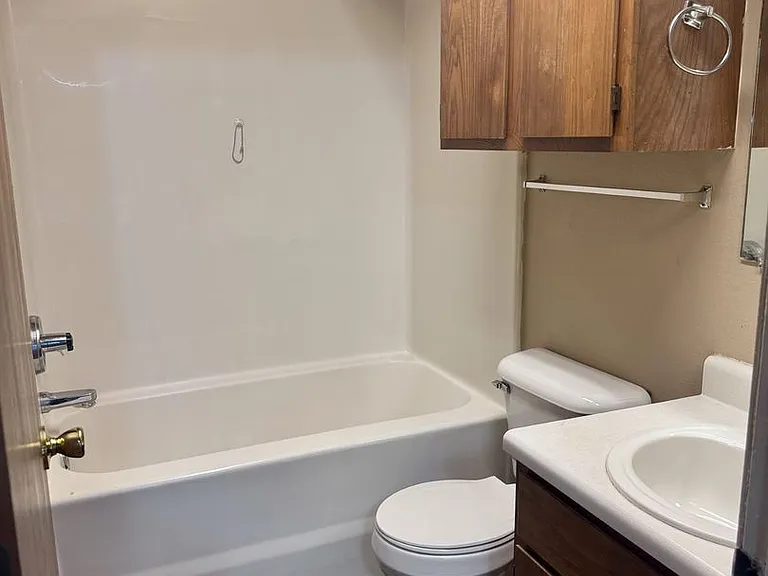 Crown Ridge Apartments — Photo 18
