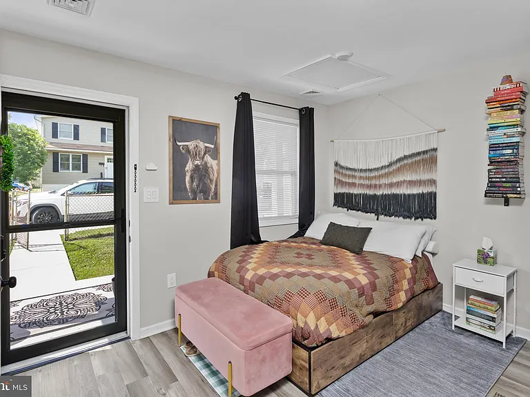 325 W Evergreen Ave — Photo 9