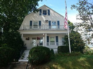 8 Manthorne Rd, West Roxbury, MA 02132