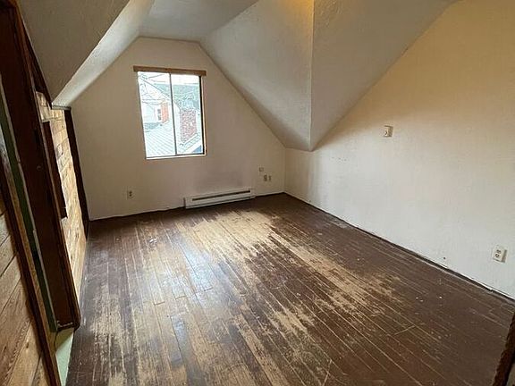 2nd image of 5242 12th Ave NE Floor 3