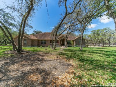 113 Emerald Dr, Floresville, TX, 78114