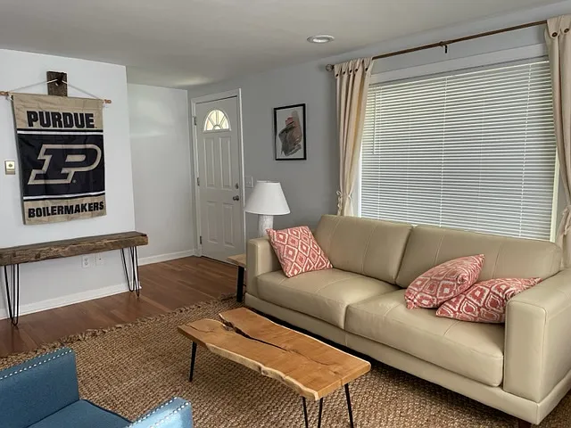 2422 Sycamore Ln — Photo 4
