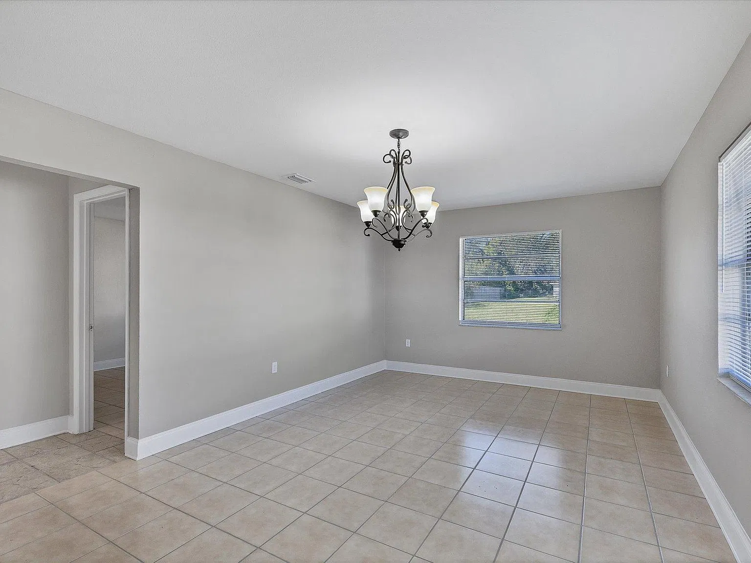 315 N Tamiami Trl — Photo 2