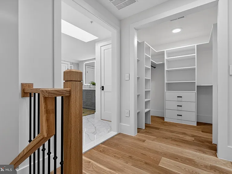 629 S Carolina Ave SE — Photo 32