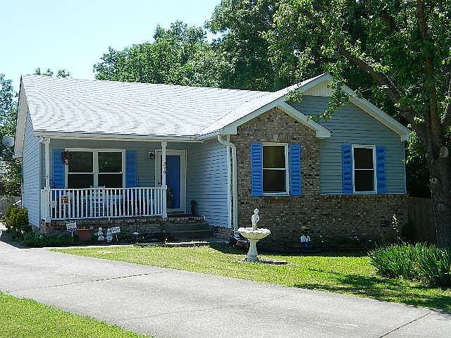 1st image of 240 Westlynn Dr