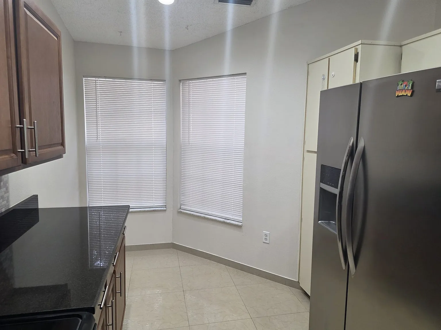 2 bed, 976 sqft, $1,950 — Photo 1