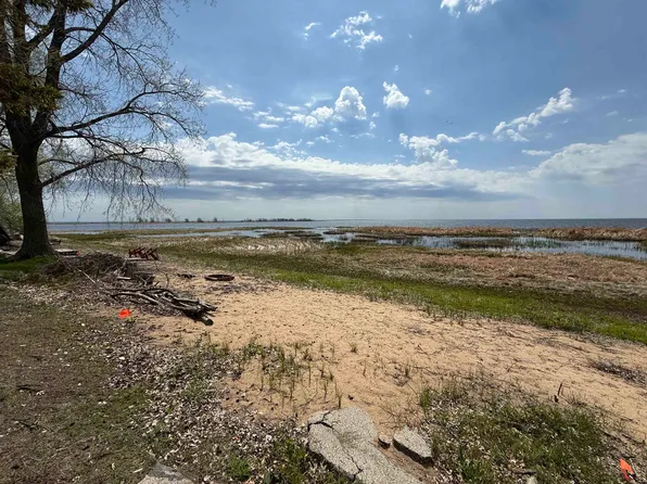 141 W Bay Shore St, Marinette, WI 54143