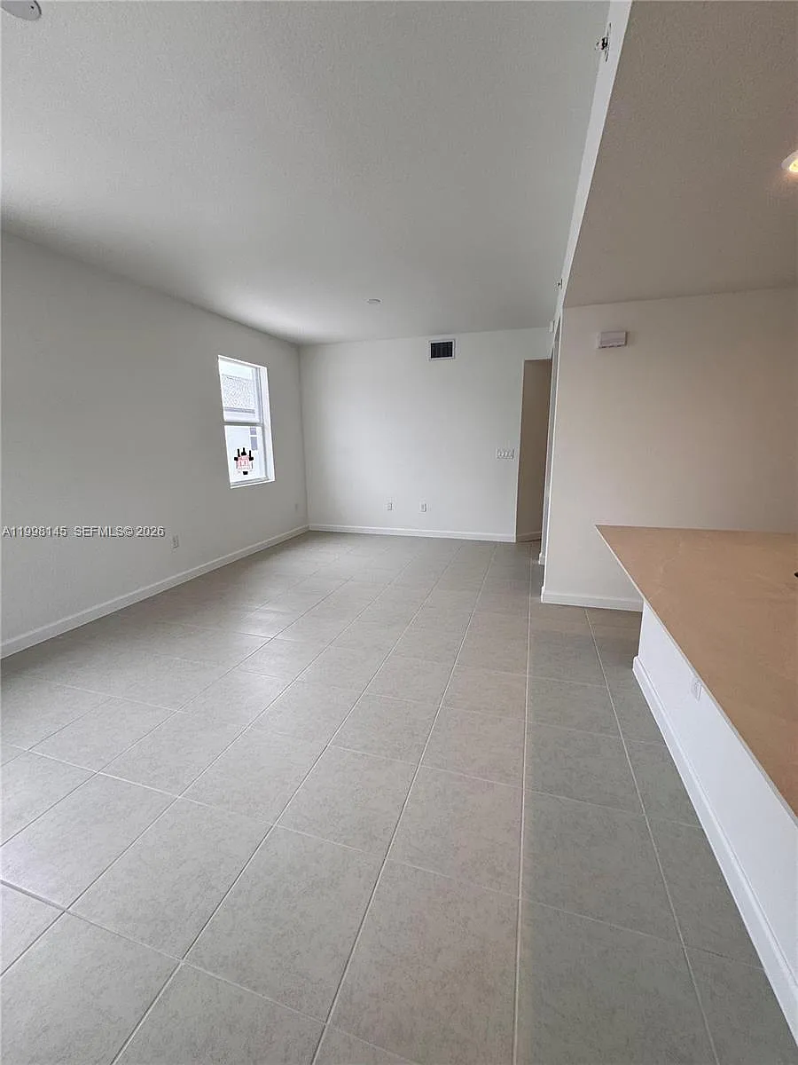 Building Photo - 15671 SW 280th St #1