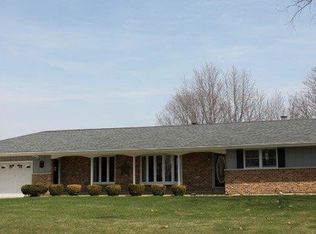 16090 Ridgewood Dr, Morrison, IL 61270