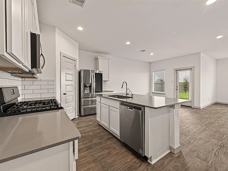 6903 Green Embers Ln — Photo 15