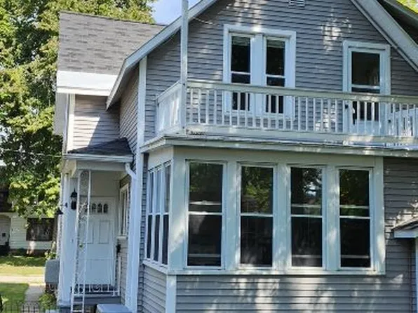 297 4th St #2, Manistee, MI 49660
