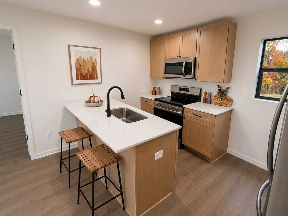 22013 Springbrook Ave #2