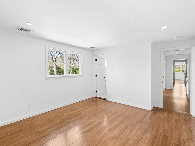 6 Oakwood Rd — Photo 8