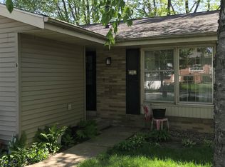 2306 Carlisle Dr APT B, Champaign, IL