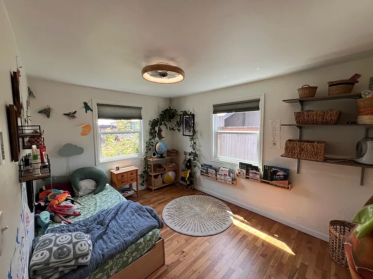 1049 E St — Photo 20