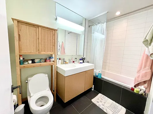 Rented by ZEMU REALTY | media 22