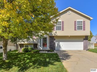 17802 Lillian St, Omaha, NE 68136