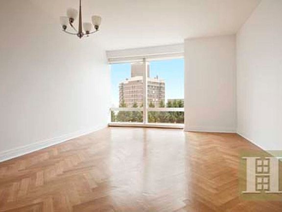 3rd image of 25 Columbus Cir #52F