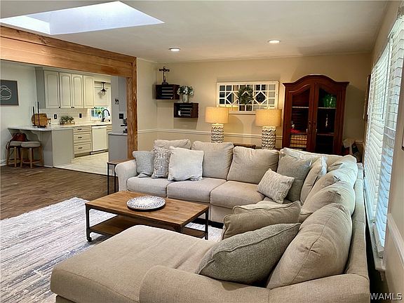 5th image of 50 Bellview Dr