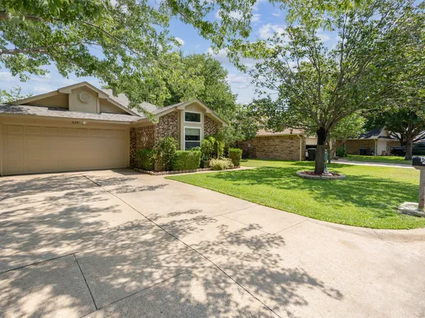 529 Blue Haze Dr, Fort Worth, TX 76108