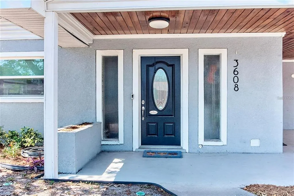 3 bed, 2.0 bath, 1477 sqft, $3,000 — Photo 2