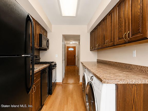 4th image of 40 Gervil St