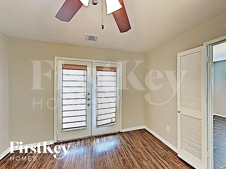 7451 Tunbury Ln — Photo 6