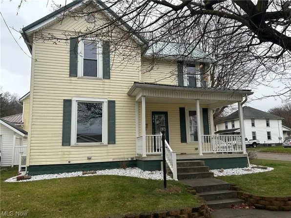 304 N 15th St, Coshocton, OH 43812