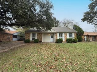 7016 Sunnybank Dr, Fort Worth, TX 76137