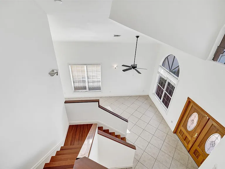 10902 Tamoron Ln — Photo 28
