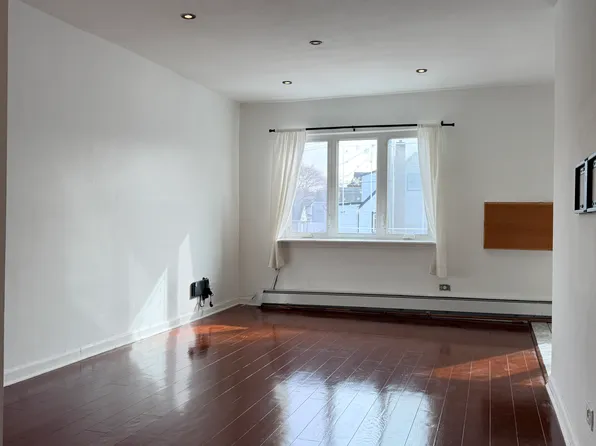 15133 7th Ave Floor 2, Whitestone, NY 11357