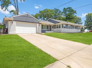 721 E White Oak Ct, Peoria, IL