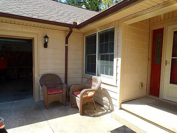 2nd image of 164 Havenridge Cir