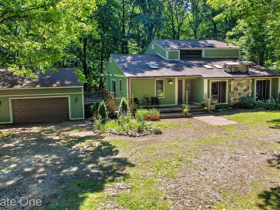 1st image of 310 N Van Rd