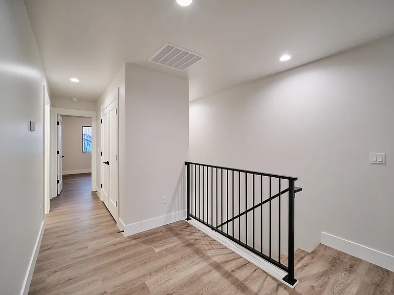 784 W Redwood Ct — Photo 7