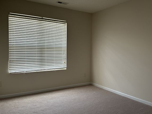 4th image of 101 Graystar Rd