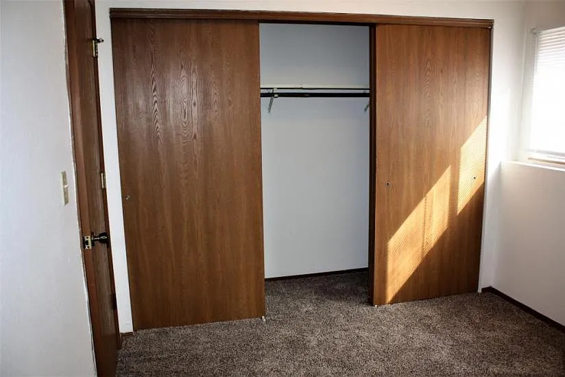 Shannon Plaza Apartments — Photo 4