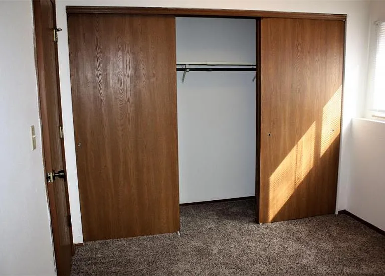 Shannon Plaza Apartments — Photo 4