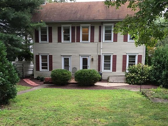 2nd image of 433 Easton Rd