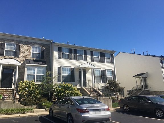 3rd image of 288 Oxford Oak Dr
