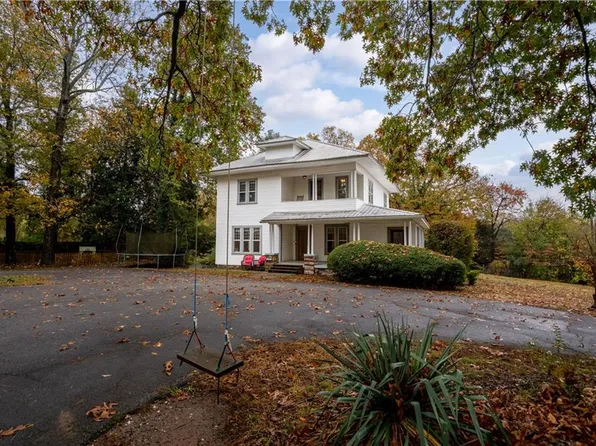 1758 Willingham Ave, Cornelia, GA 30531