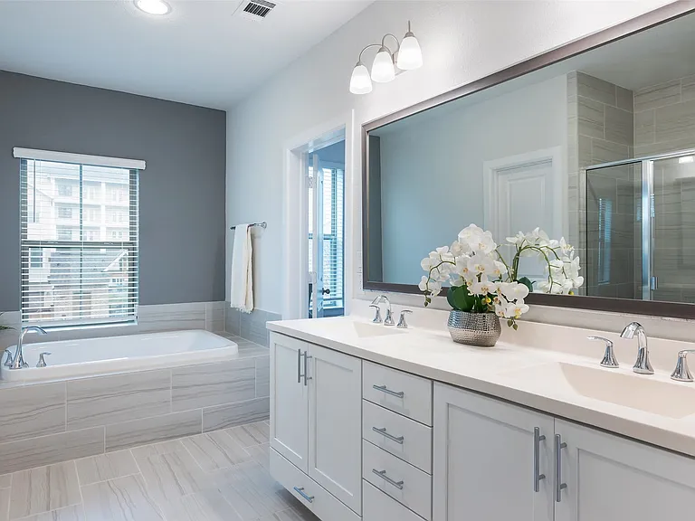 1115 Manacor Ln — Photo 23