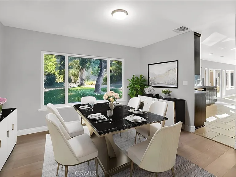 4642 Poe Ave — Photo 10