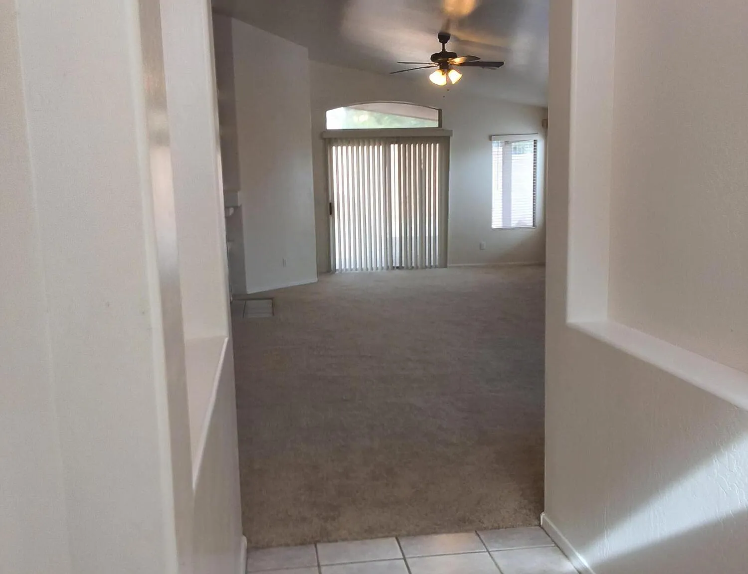 3 bed, 2.0 bath, 1614 sqft, $2,190 — Photo 2